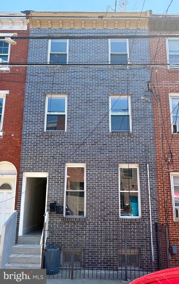 2223 N Howard Street