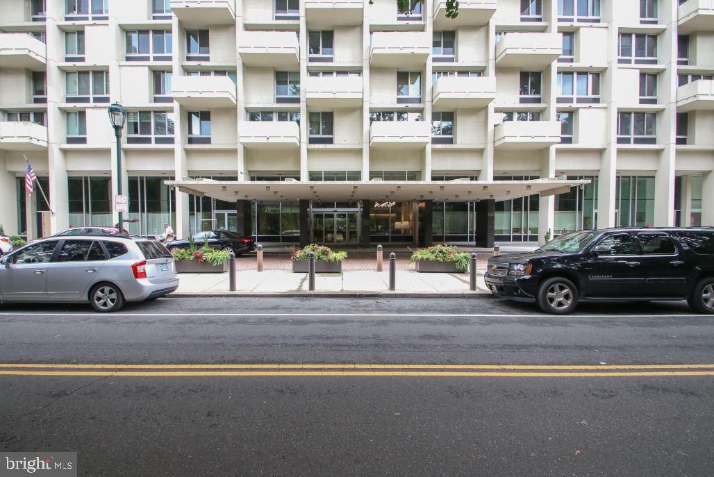 604 S Washington Square #2809