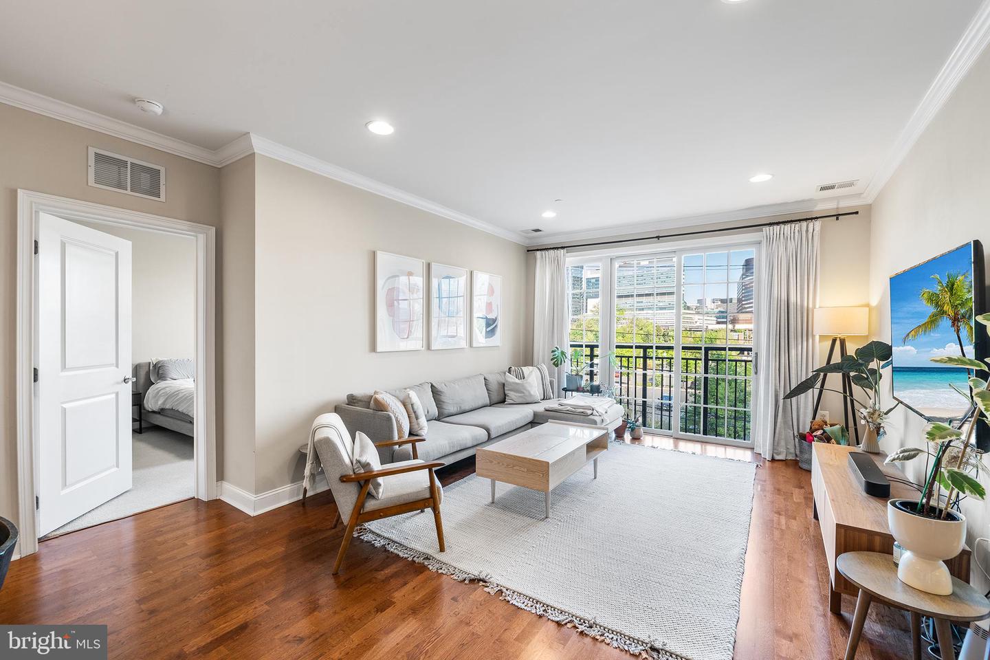 700 Commodore Court #2718