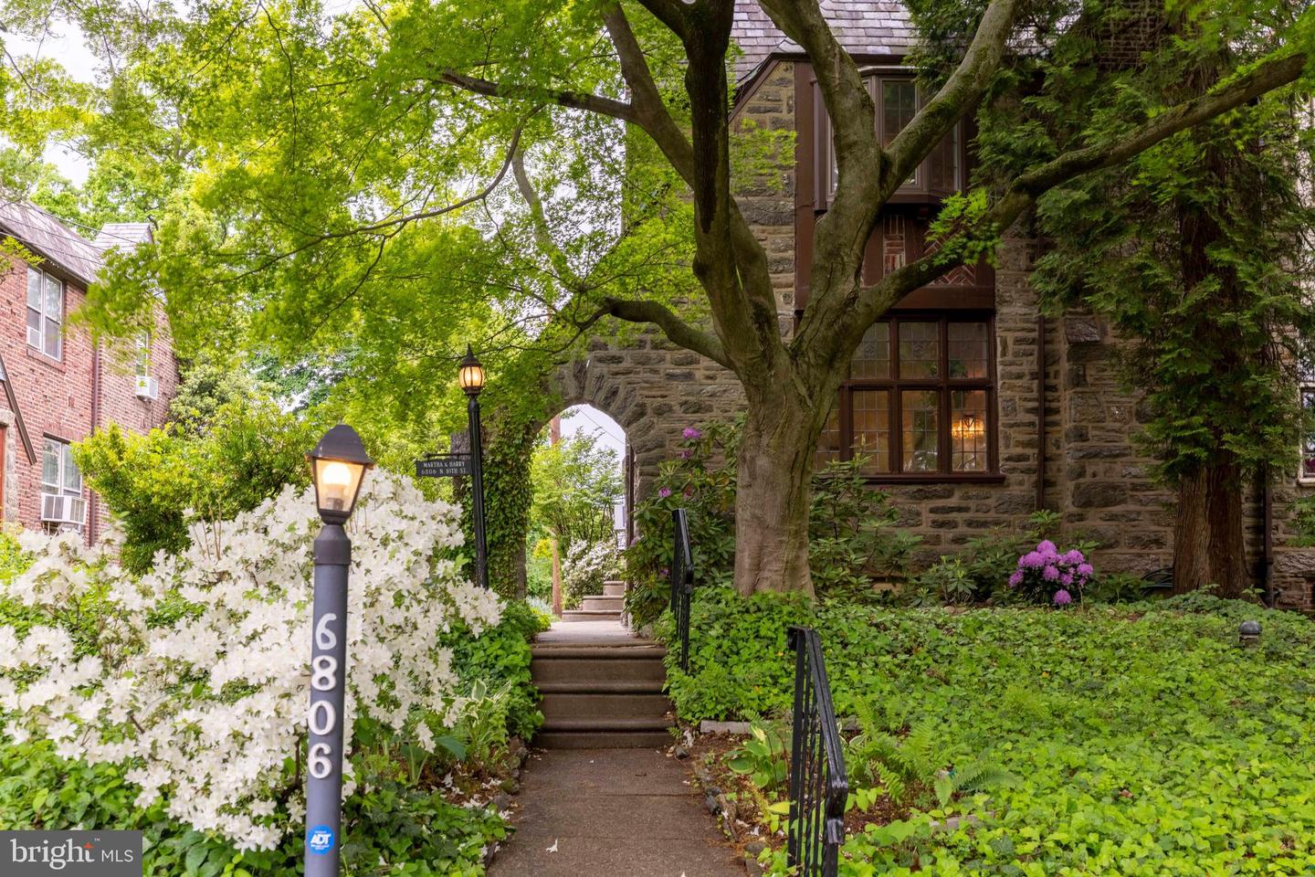 6806 N 10th Street, Philadelphia