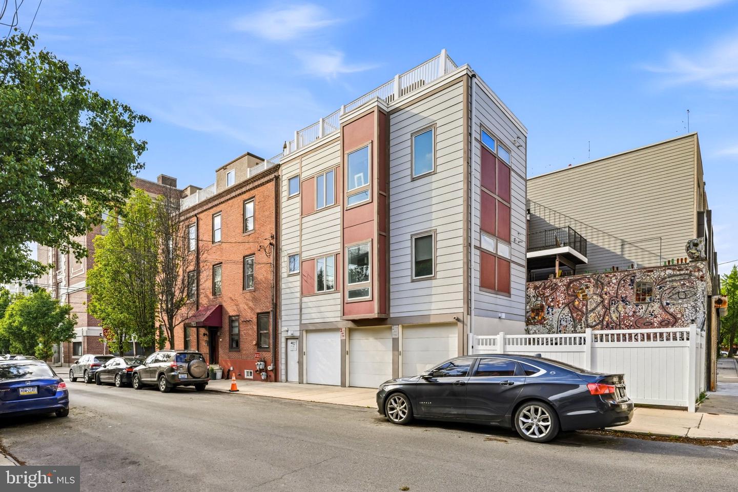 733 S 12th Street #200, Philadelphia