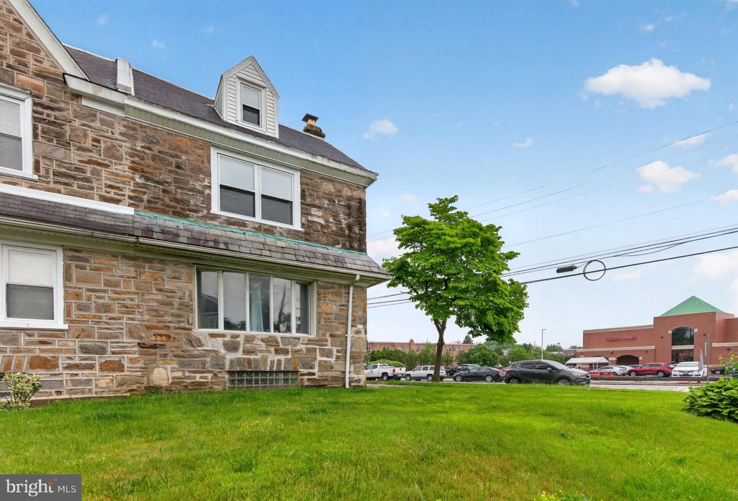 800 Unruh Avenue