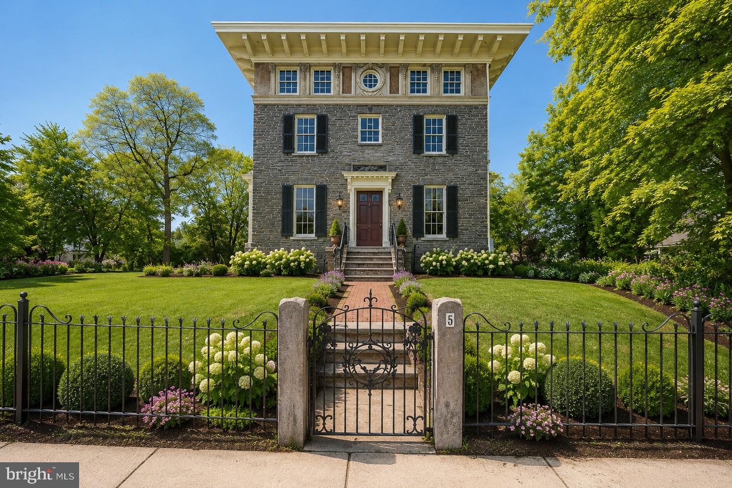 3-5 E Chestnut Hill Avenue