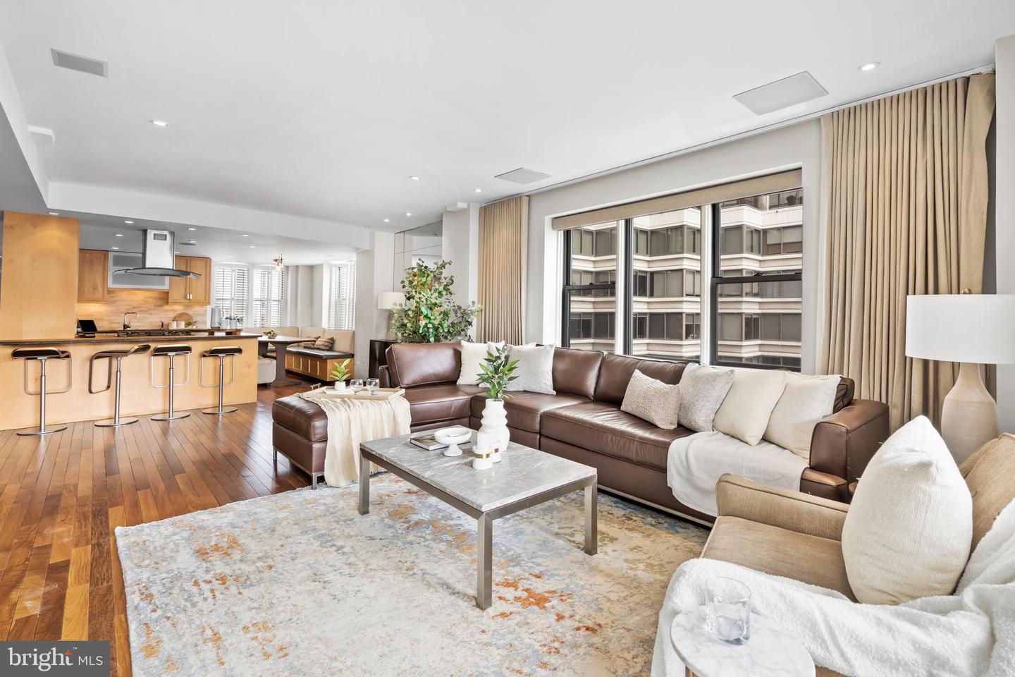 220 W Rittenhouse Sq # 18A