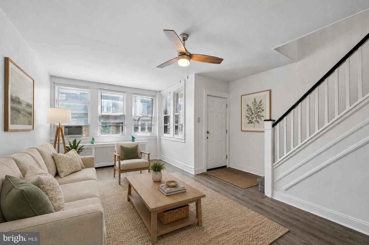 3213 W Hilton