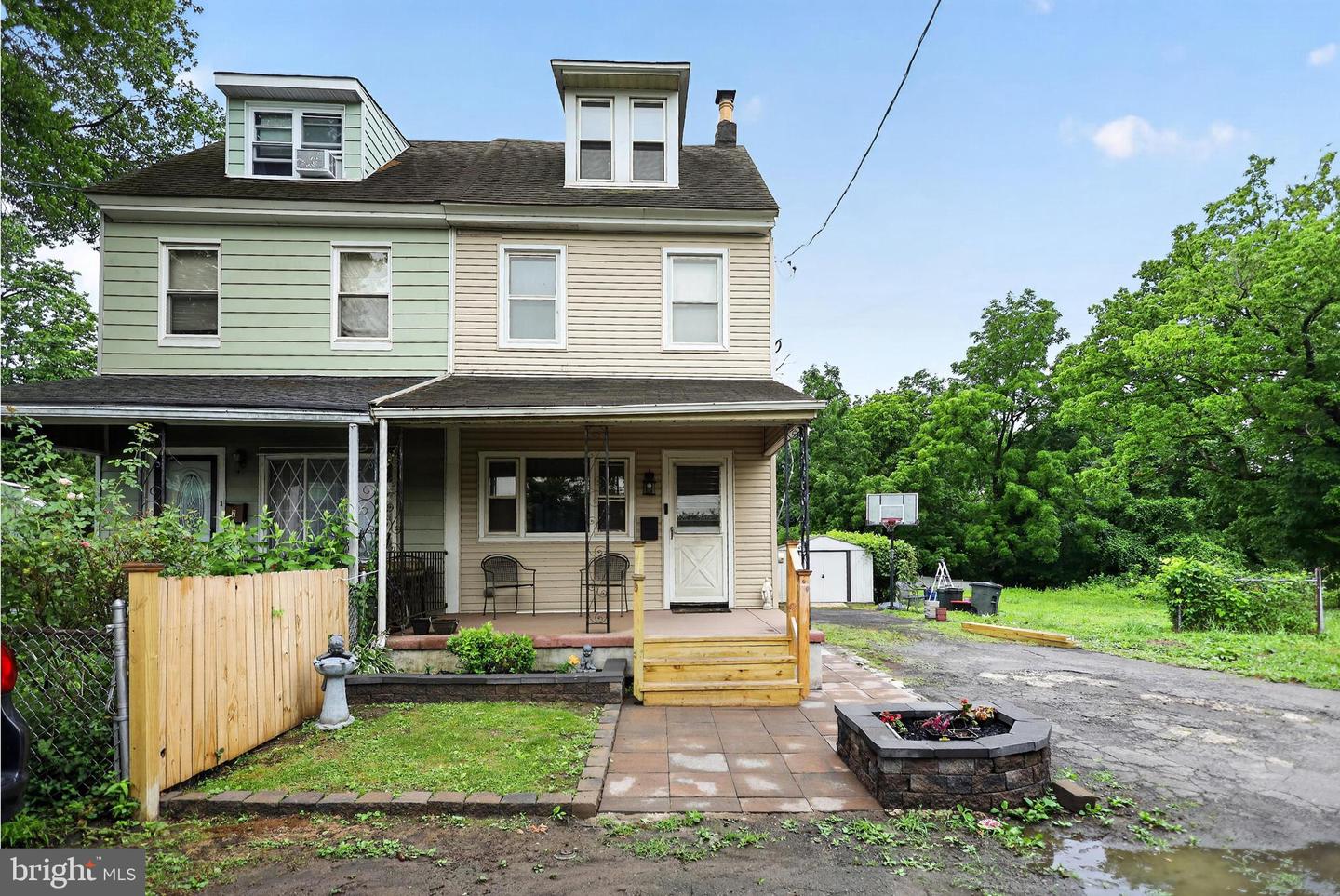8 Blakiston Lane