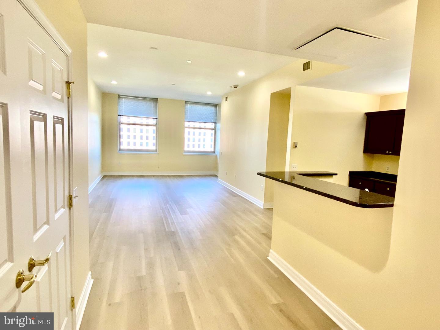 1600 Arch Street #803