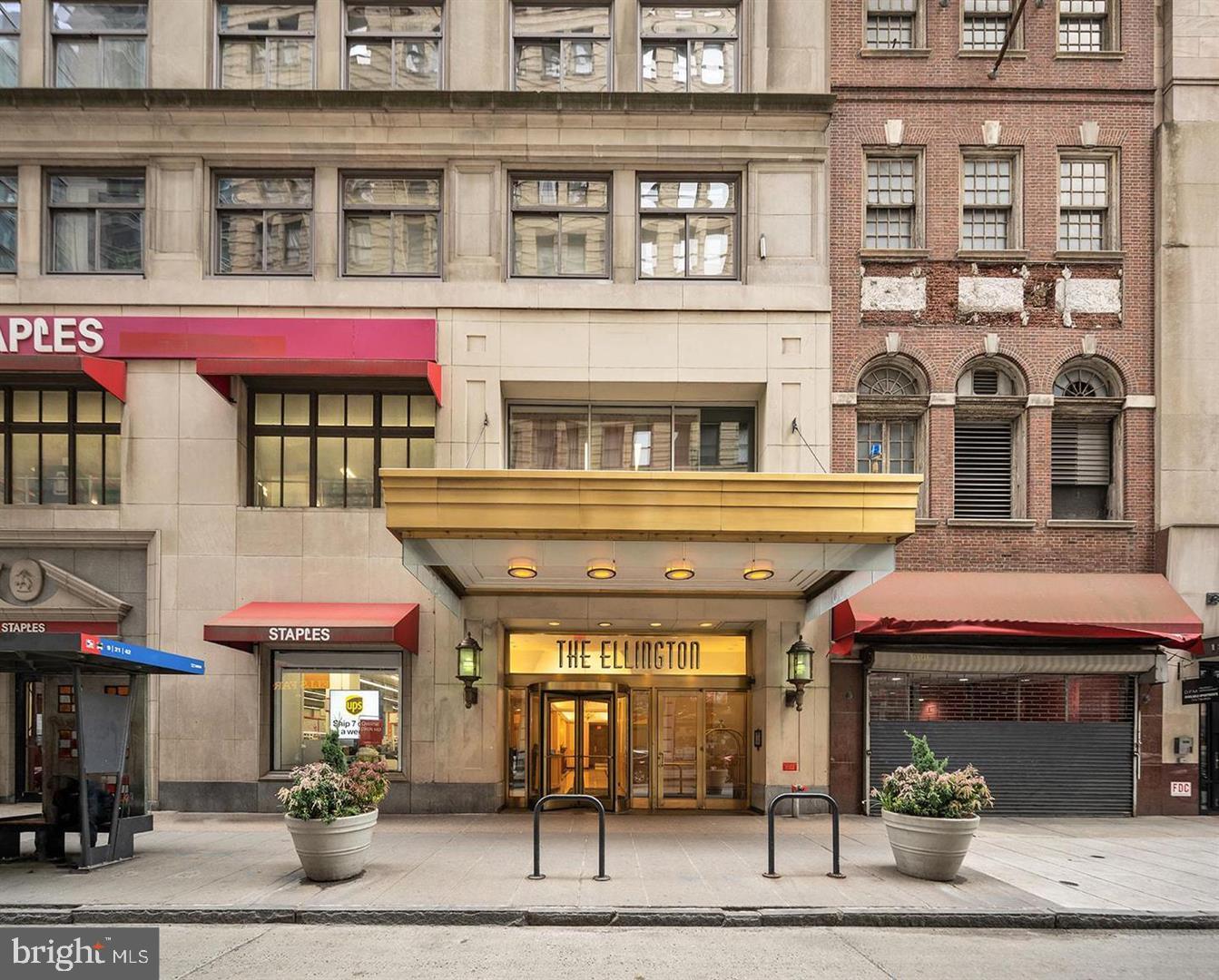 1500 Chestnut Street #13e
