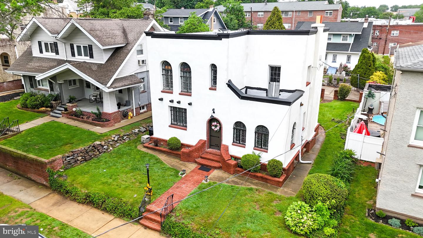 427 Hartel Ave
