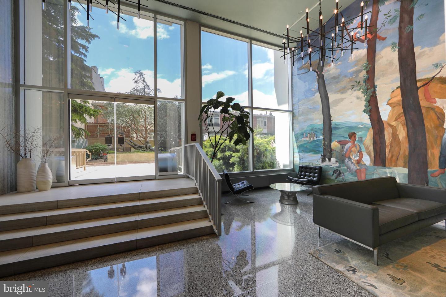 604 S Washington Square #306
