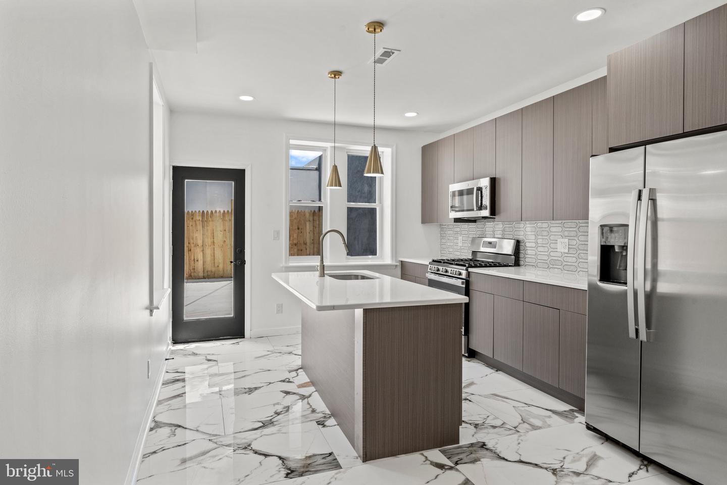1211 S 15th Street