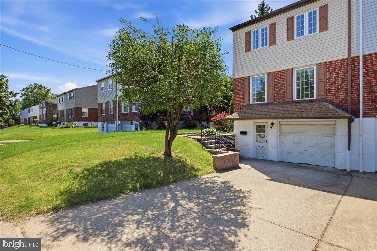 10882 Knights Road, Philadelphia