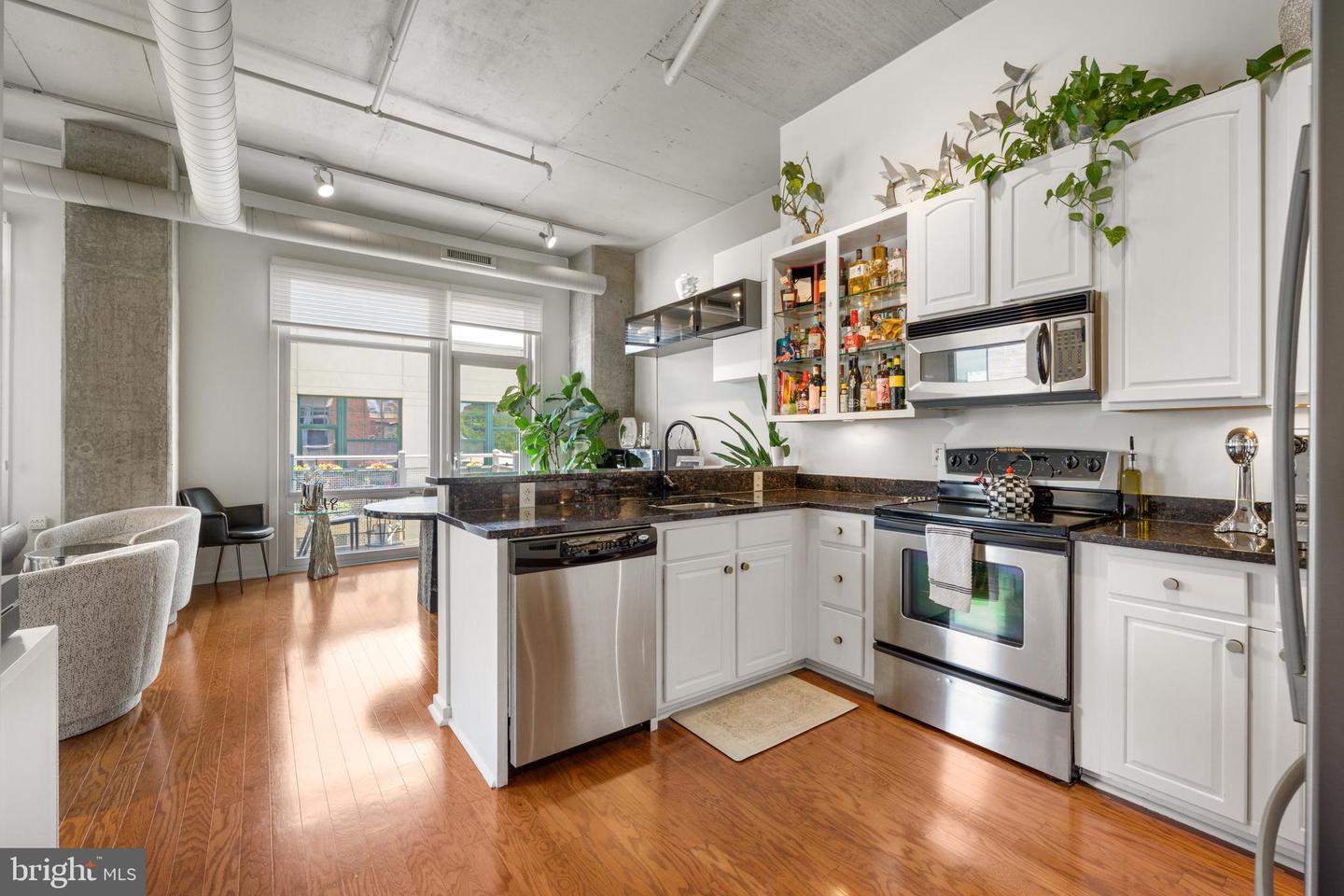 113 N Bread St # 3A6