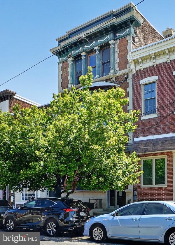 440 E Girard Ave