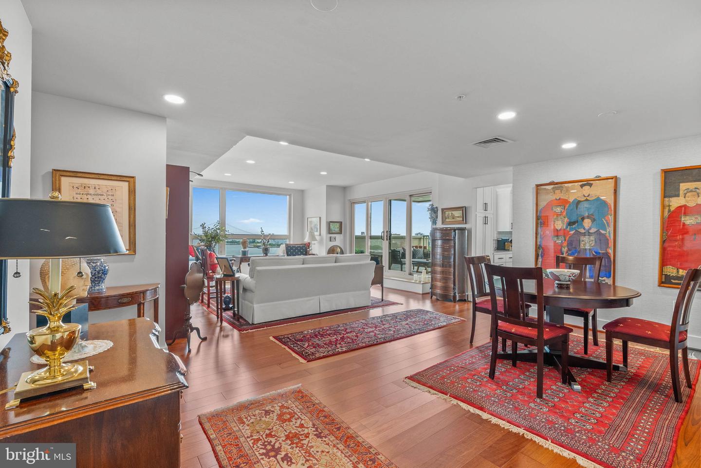 717 S Columbus Boulevard #1416
