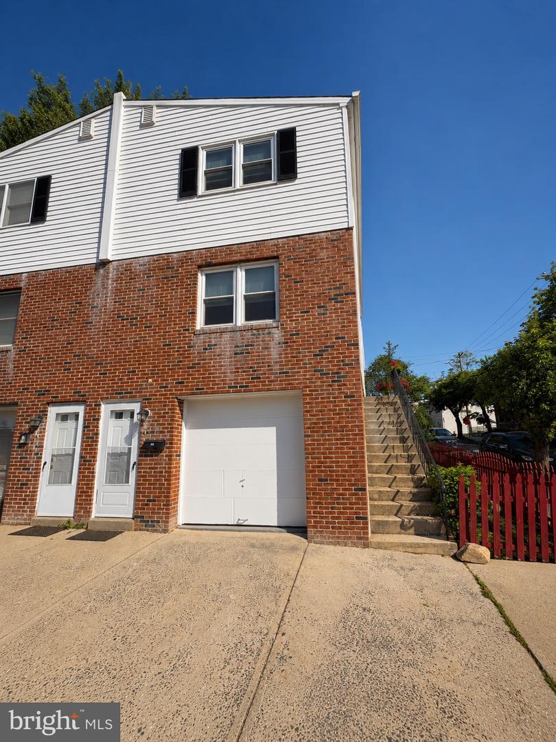 584 Green Lane, Philadelphia