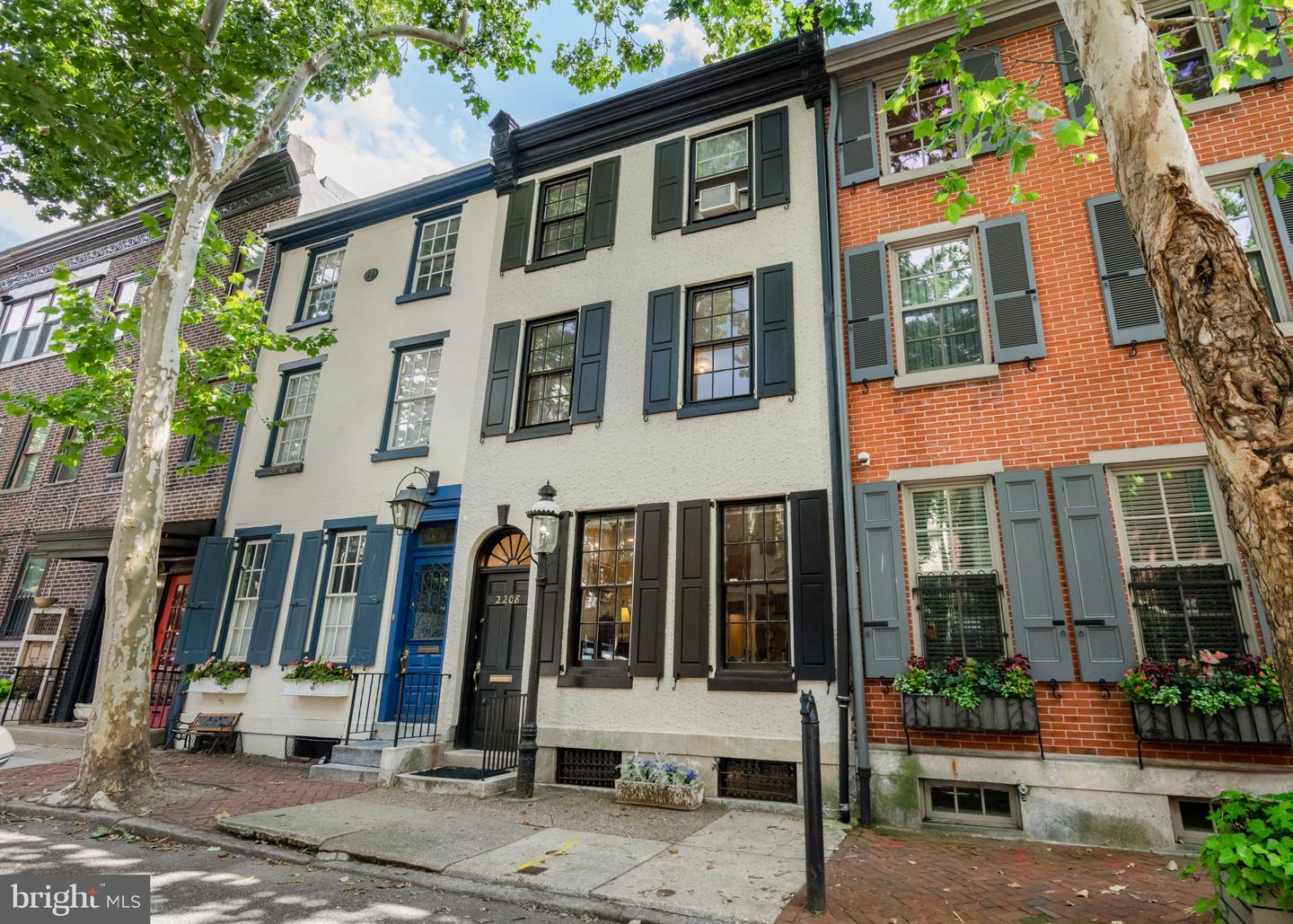 2208 Rittenhouse Square