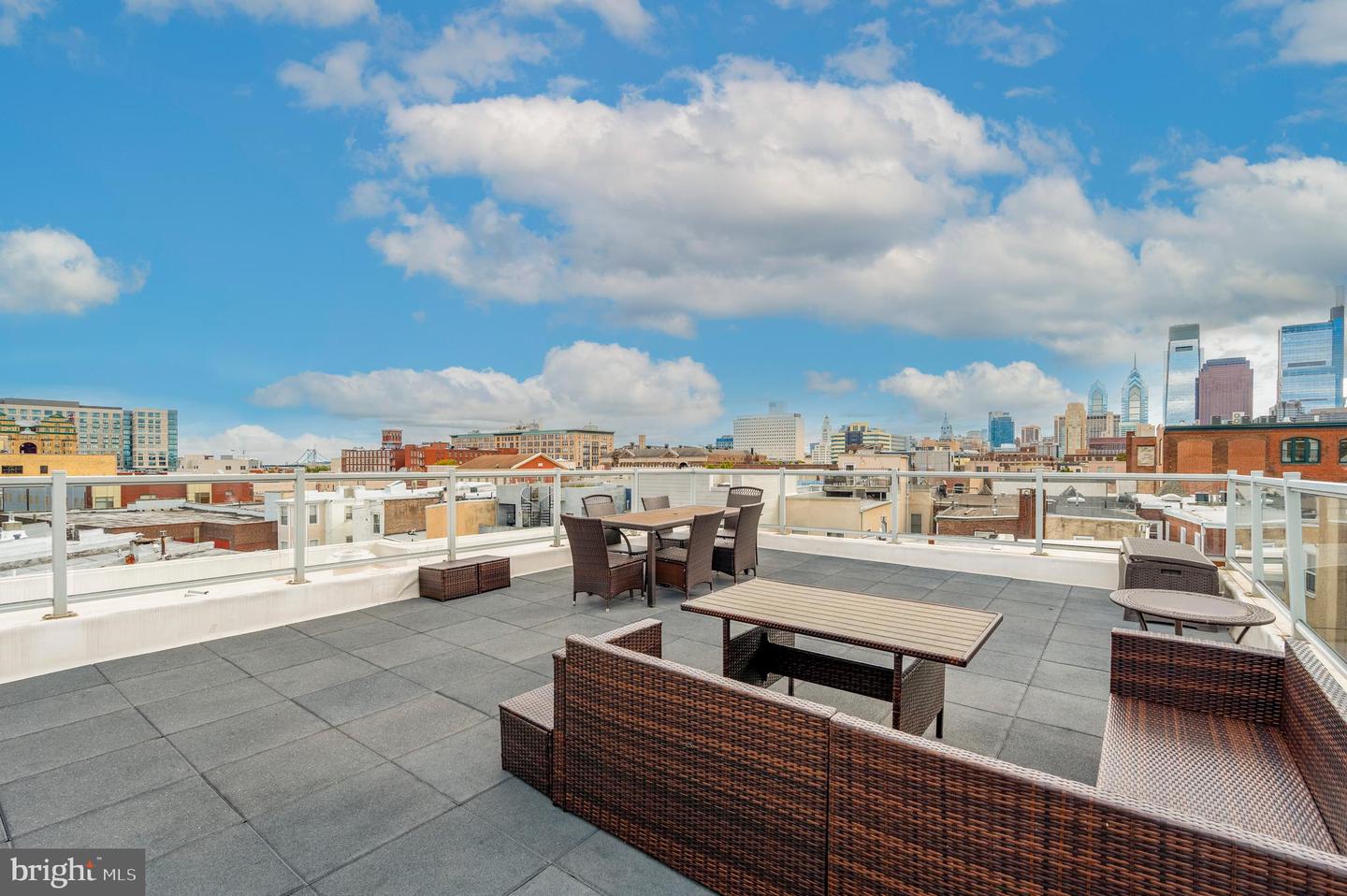 714 N Chadwick Street #6
