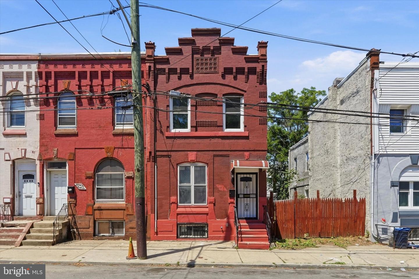 2248 N Van Pelt Street
