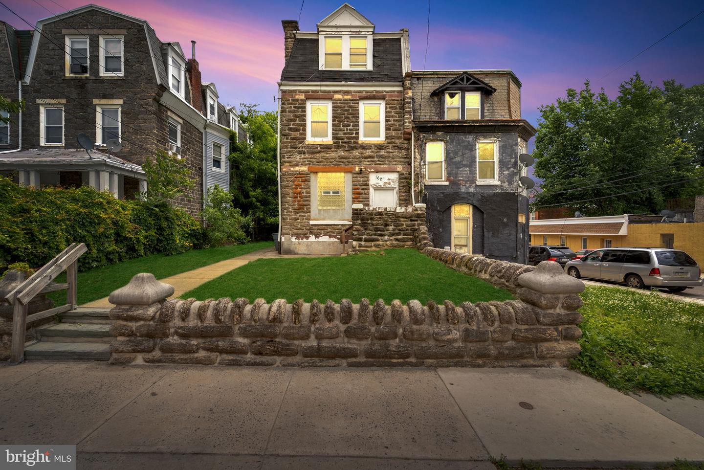 162 W Manheim Street