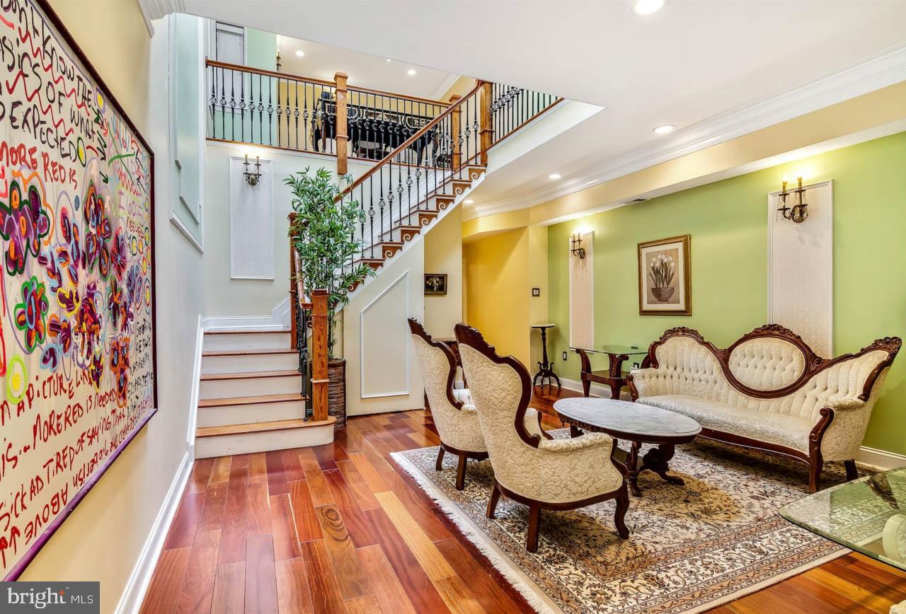 26 S Strawberry Street