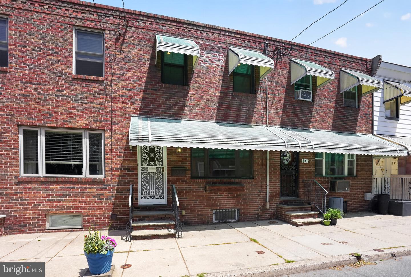 933 Fernon Street