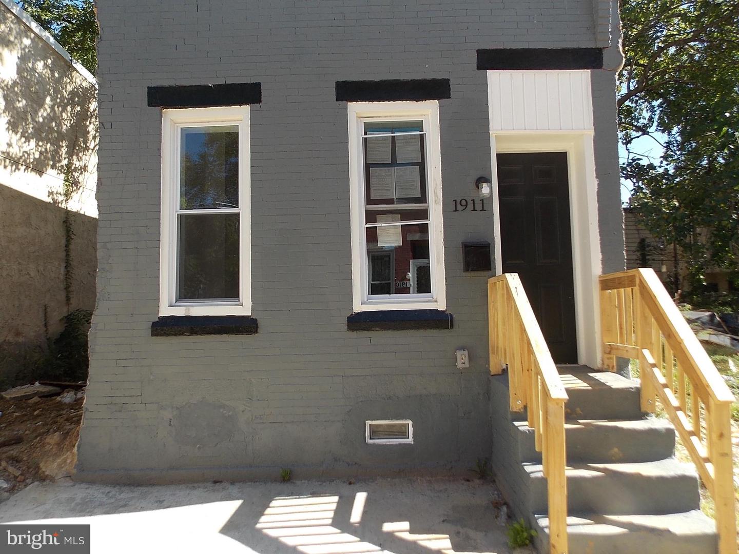 1911 N Taylor Street