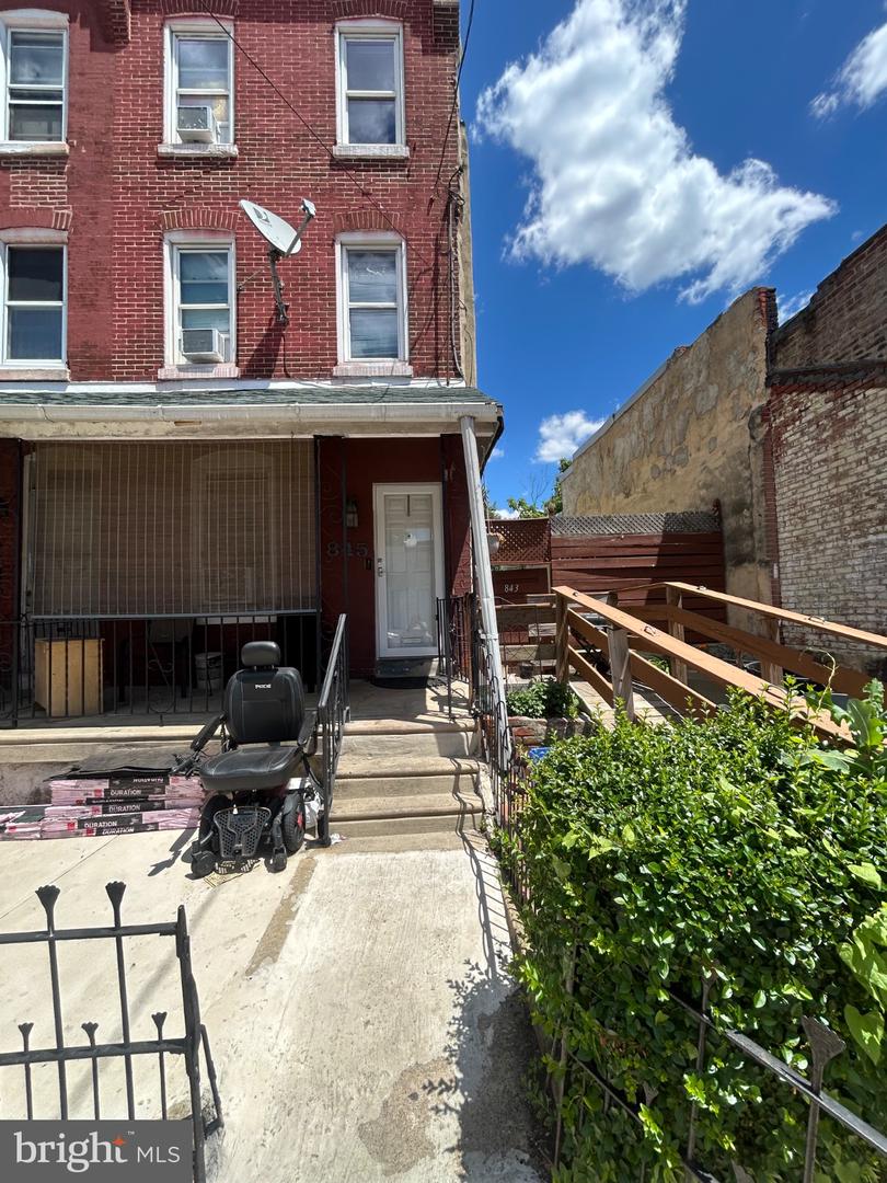 845 N Holly Street