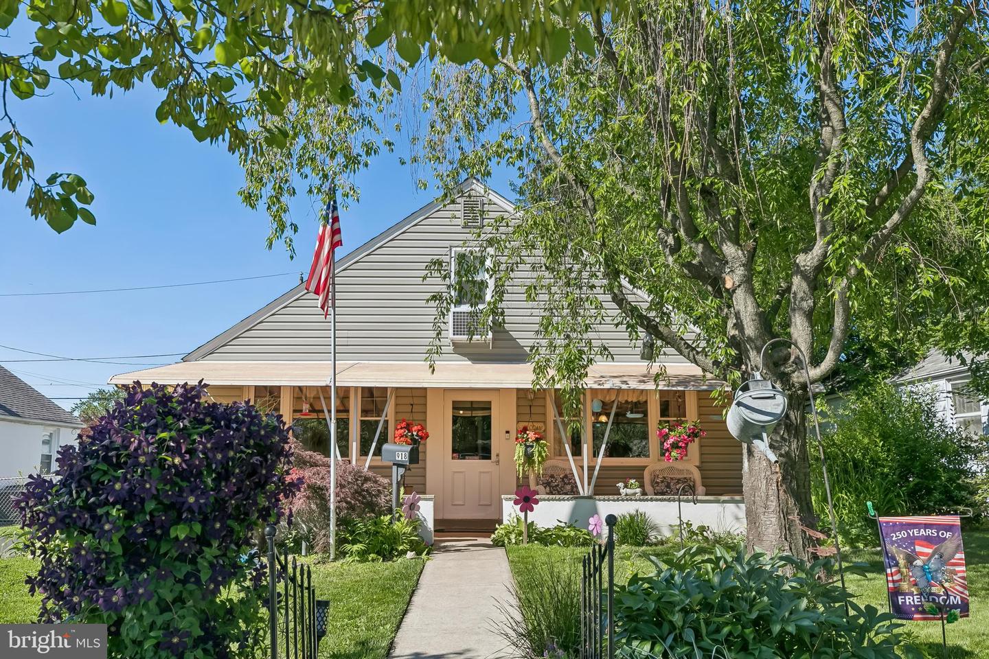 918 Griffith Street