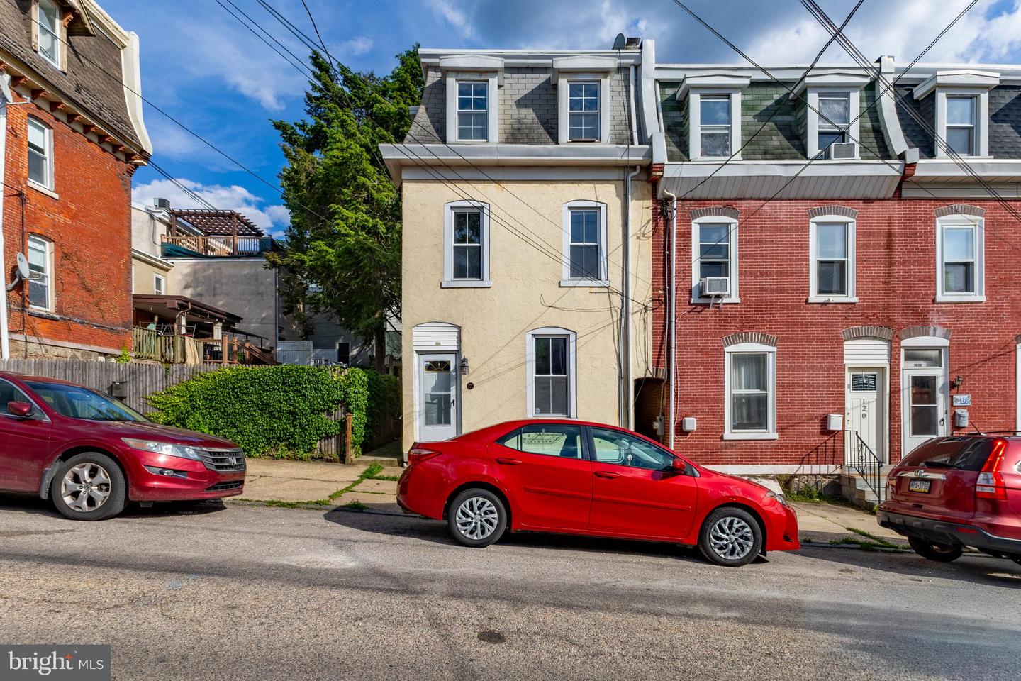 122 W Salaignac Street