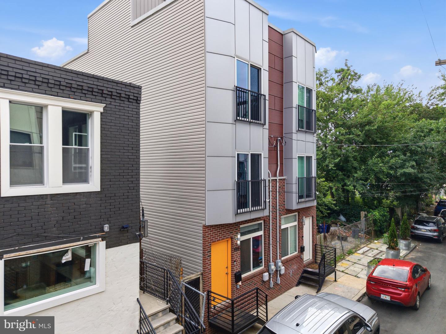 1905 E Harold Street