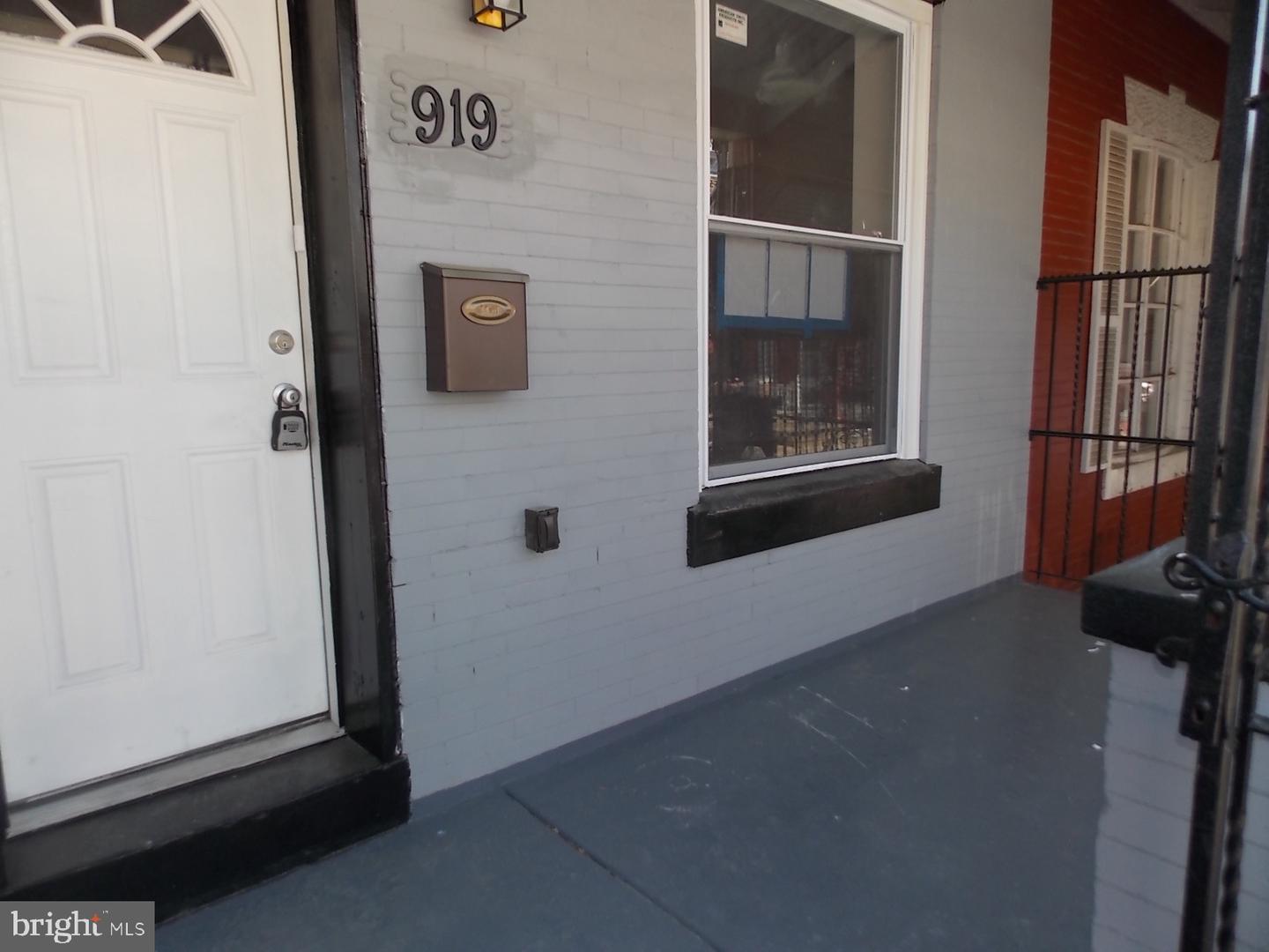 919 N St Bernard Street