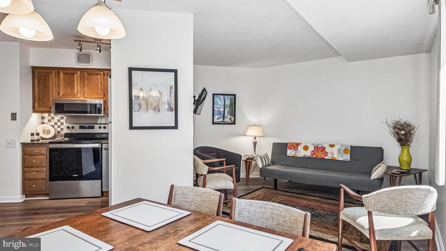 1420 Locust Street #7b