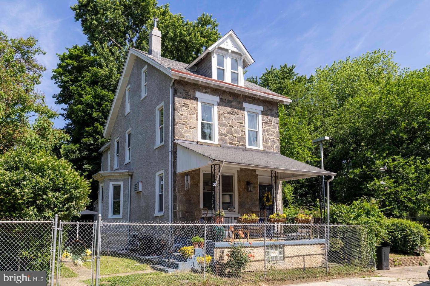 121 E Pleasant Street