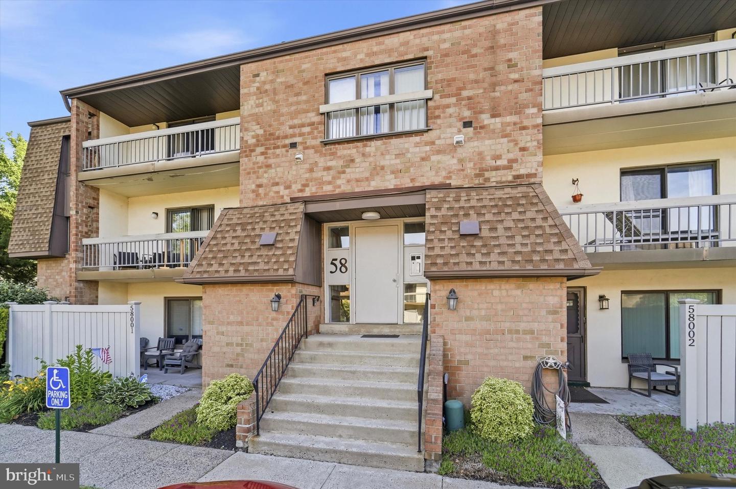 58201 Delaire Landing Road #201