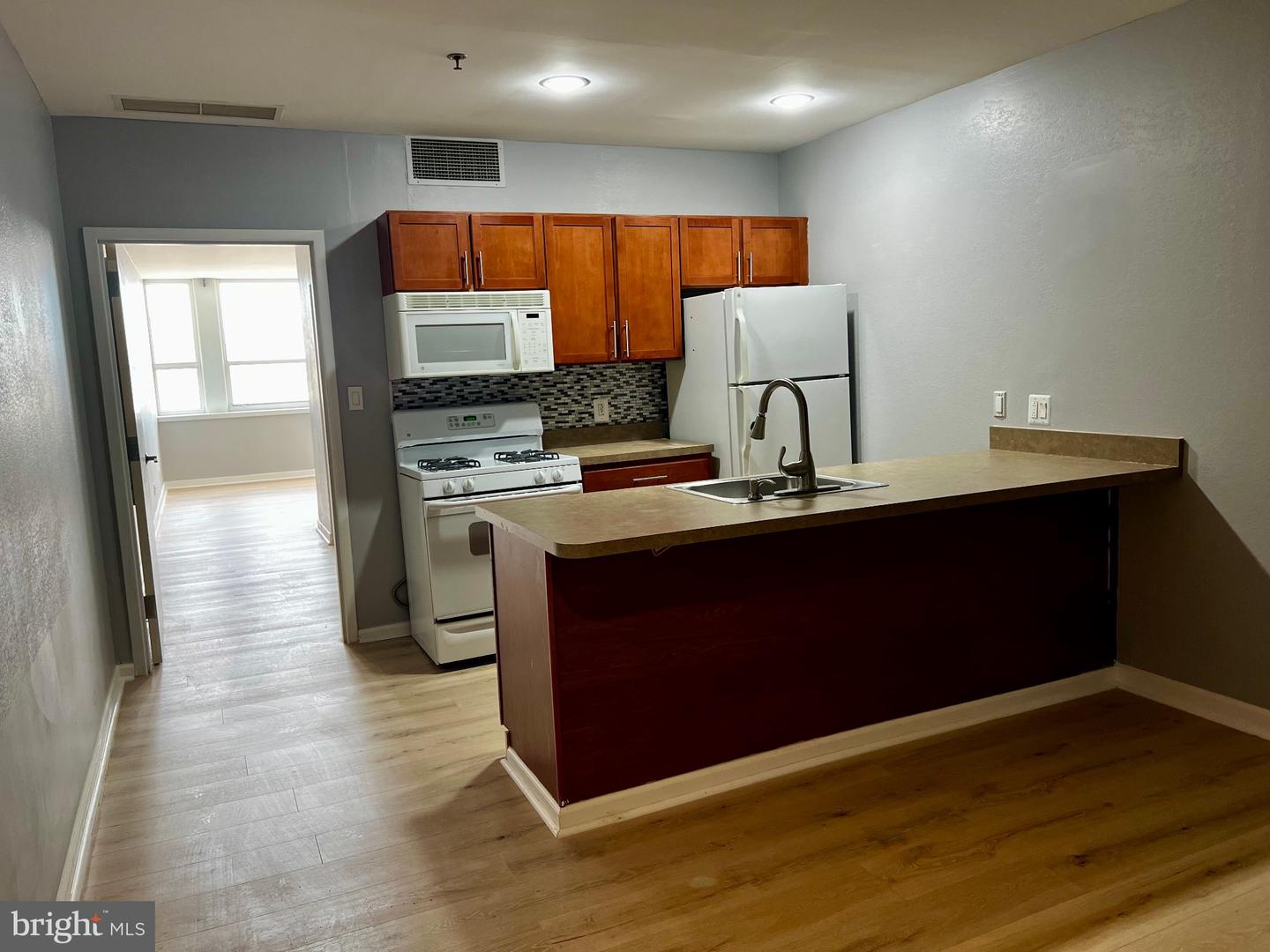 1100 Vine Street #p203