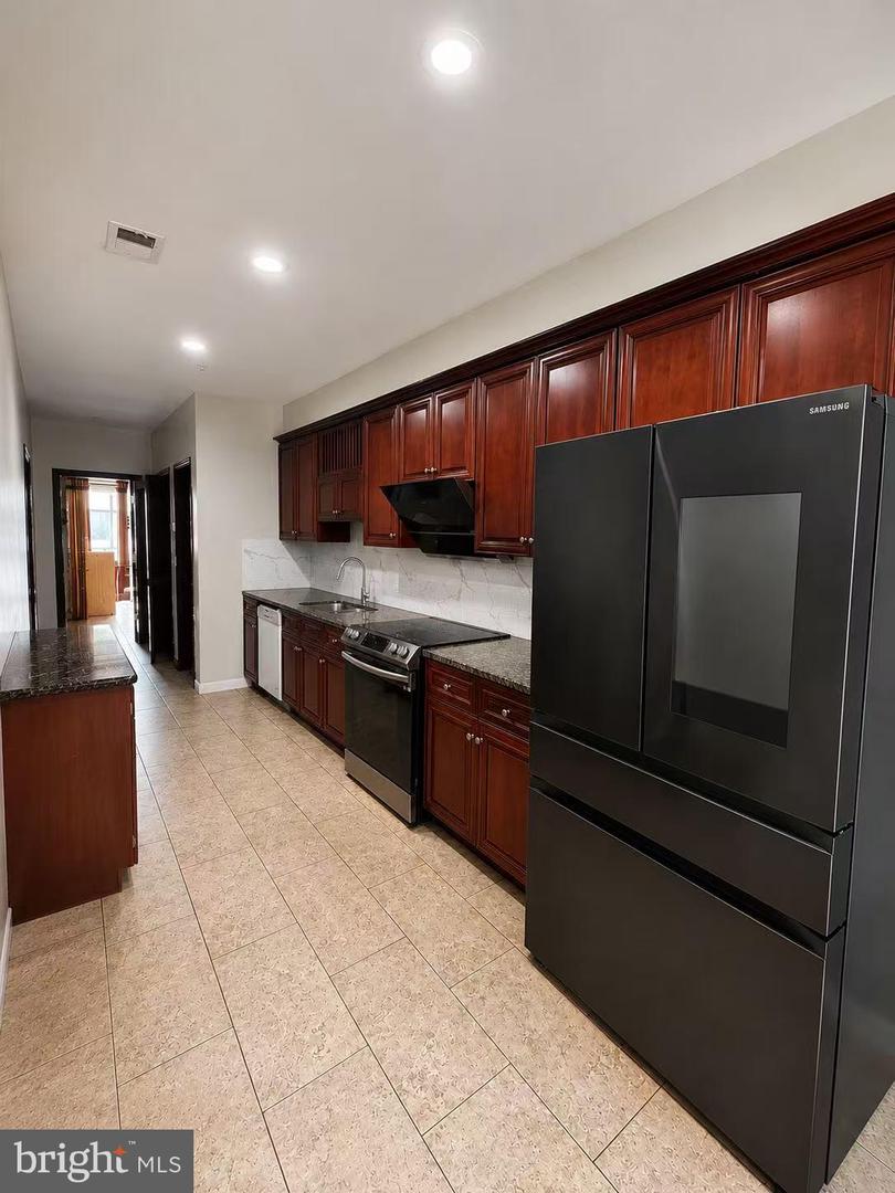 211 N Camac Street #4c
