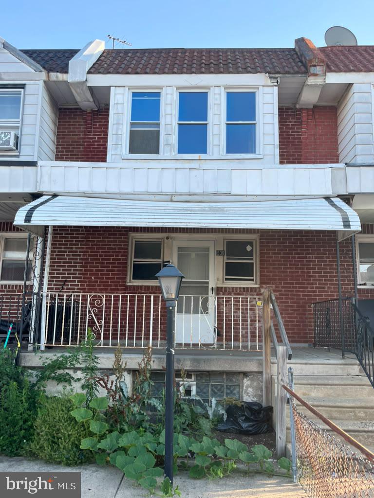 836 Bridge St