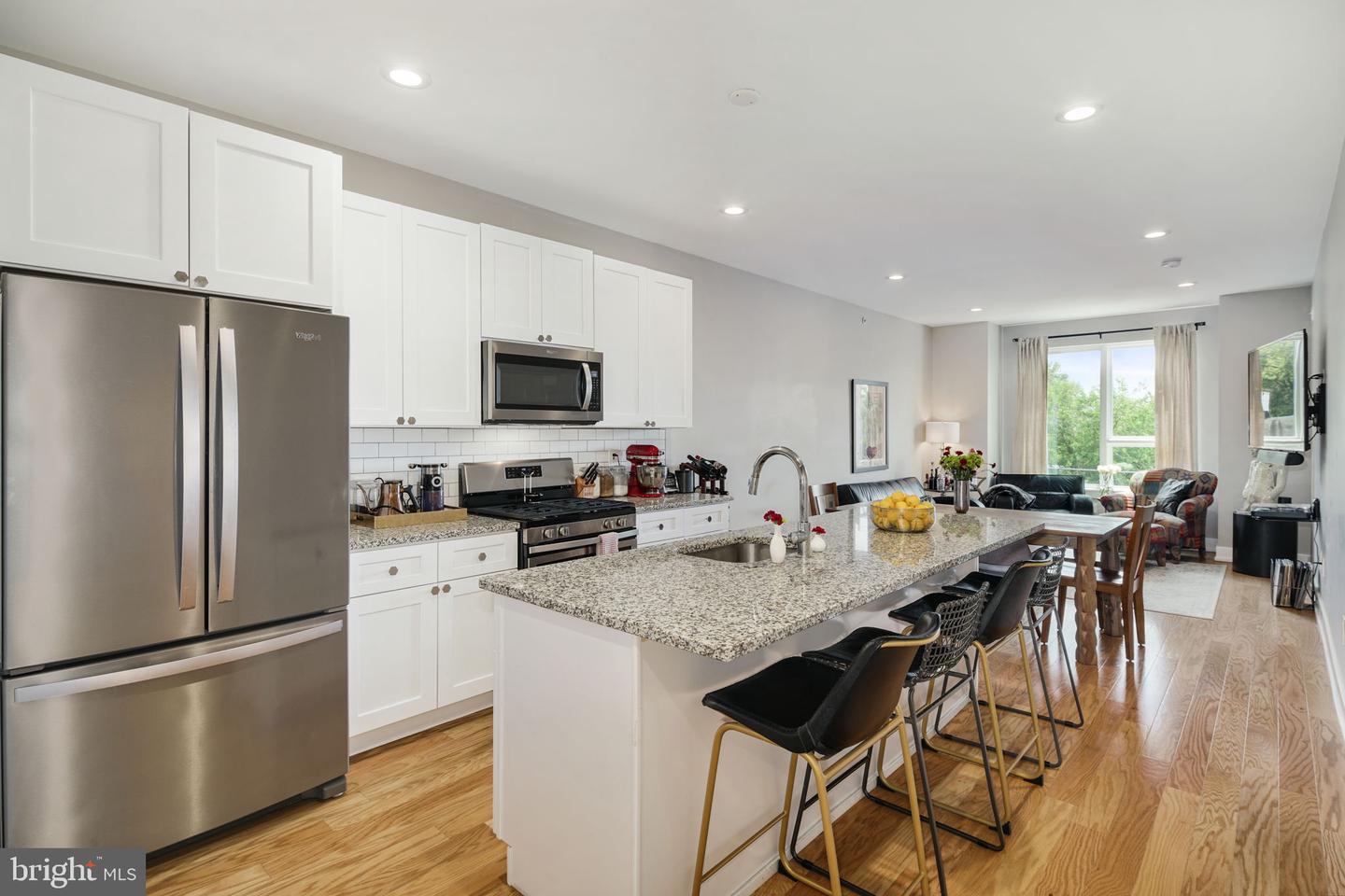 2711 W Jefferson Street #2