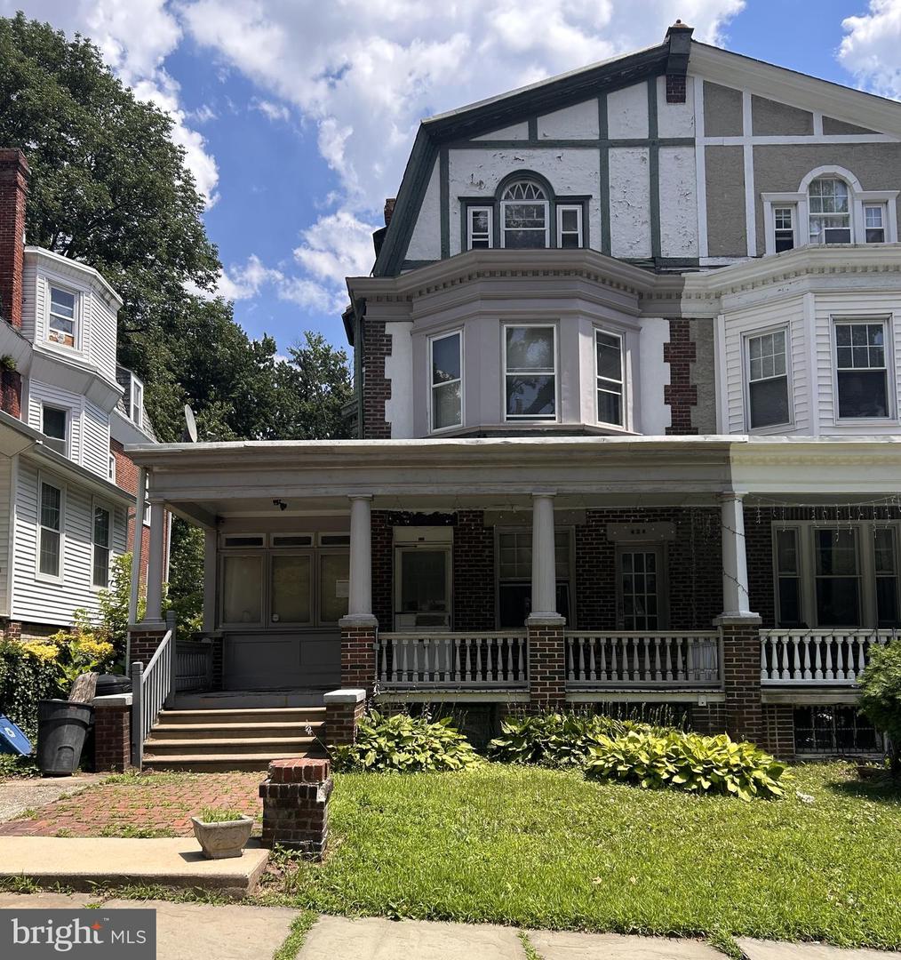 438 W Harvey Street