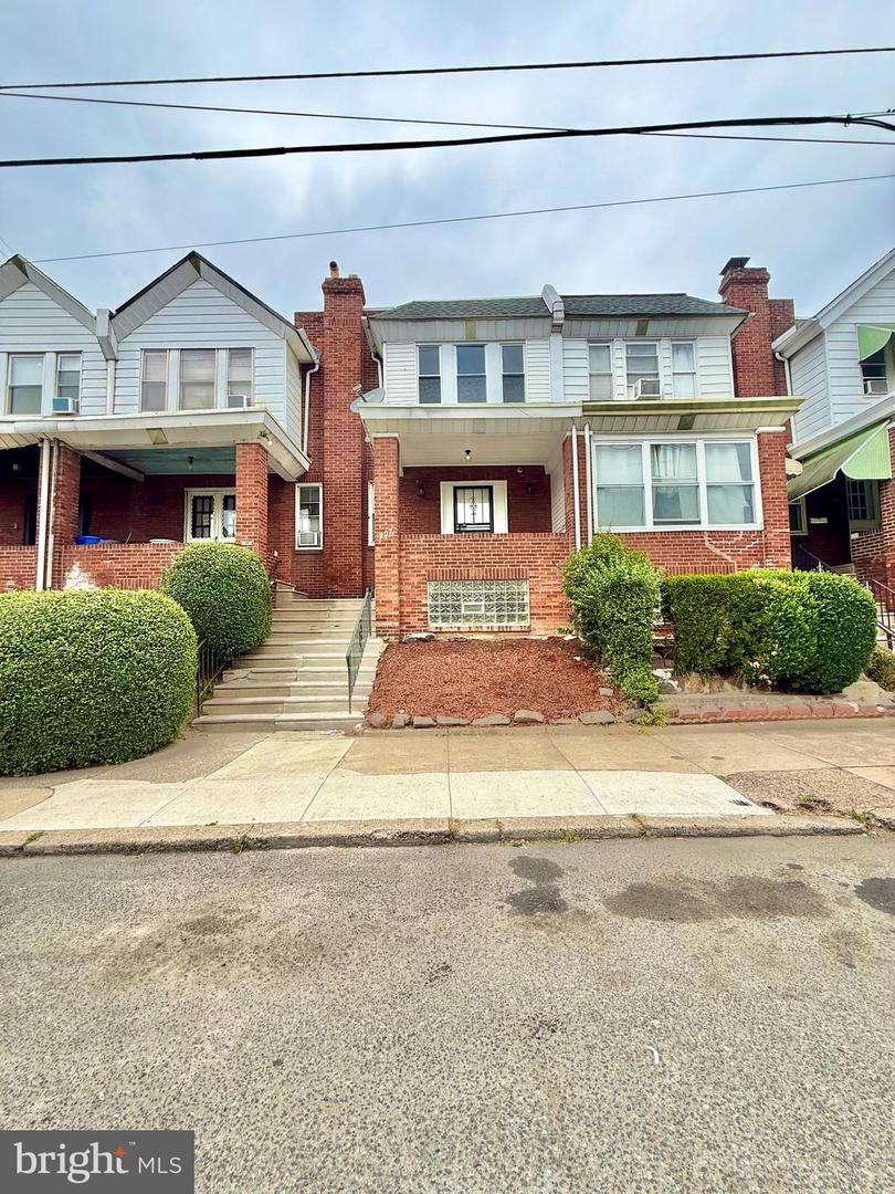 207 W Nedro Avenue
