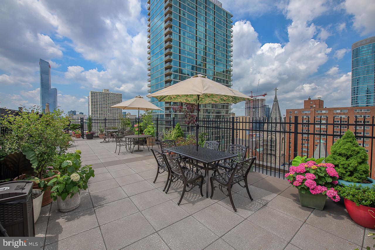 118 S 21st Street #1211