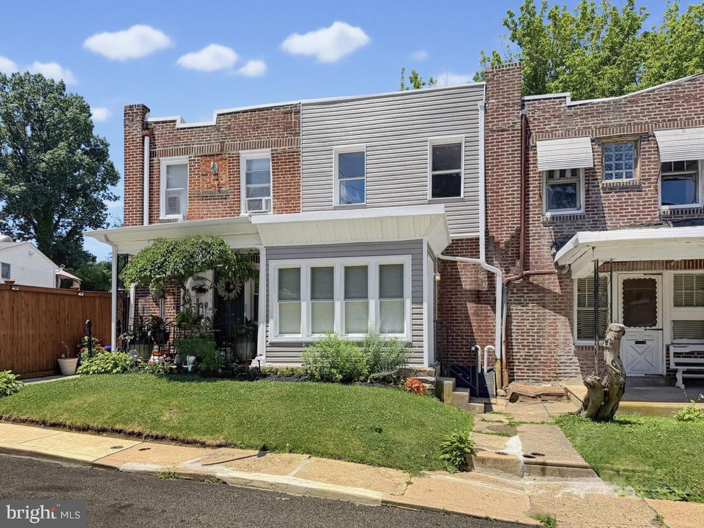 6814 N 7th Street