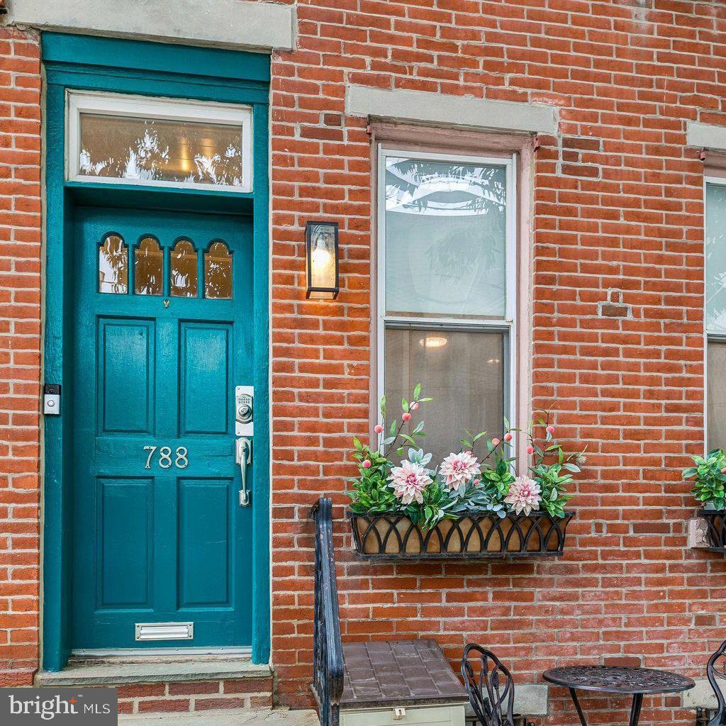 788 N Croskey Street