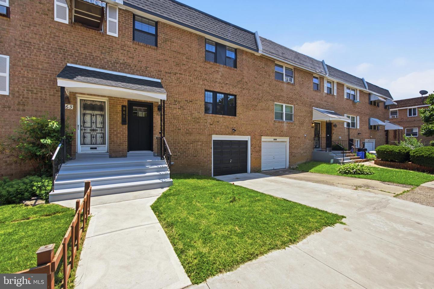 861 N 7th Street
