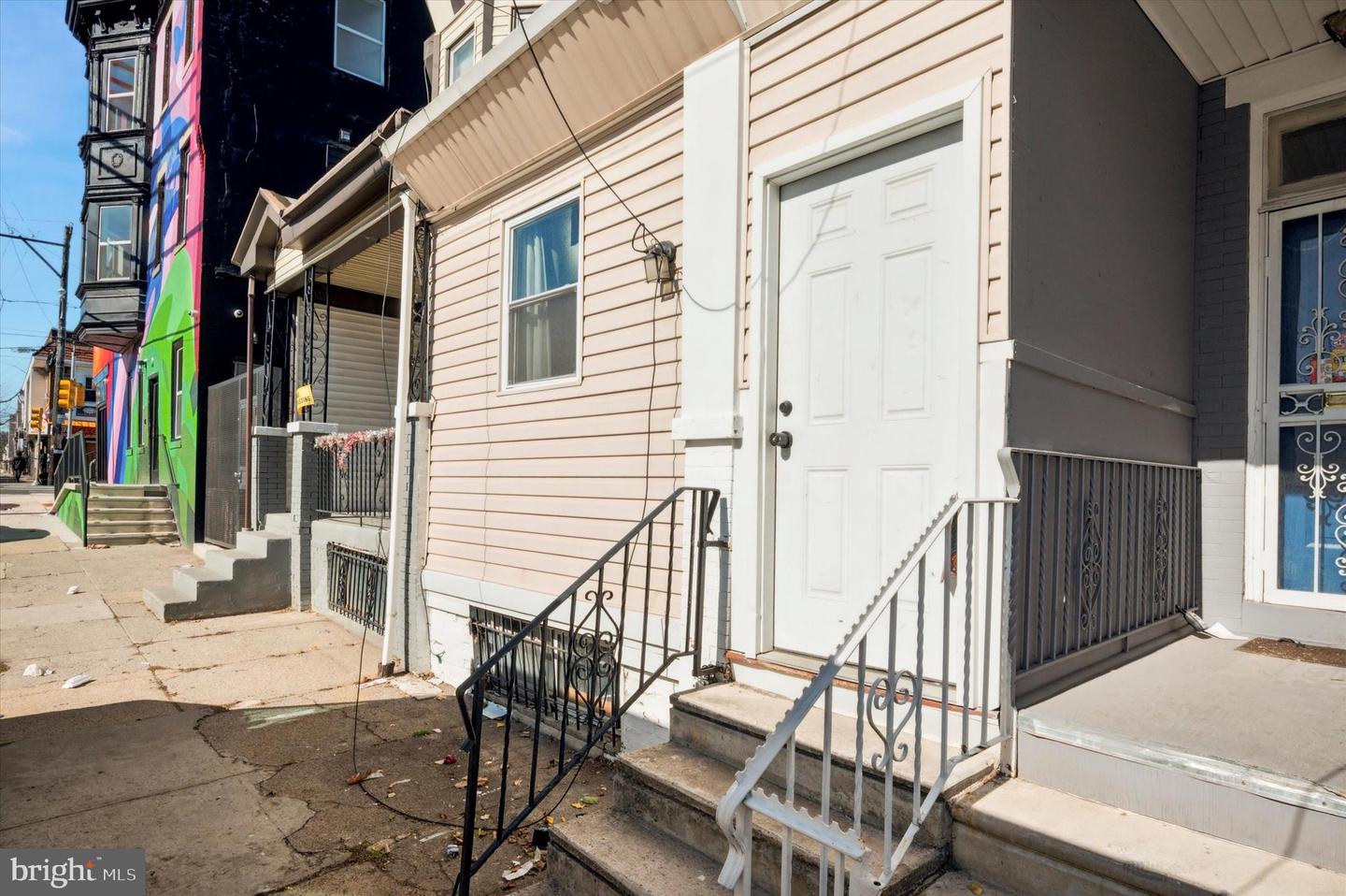 809 E Locust Avenue