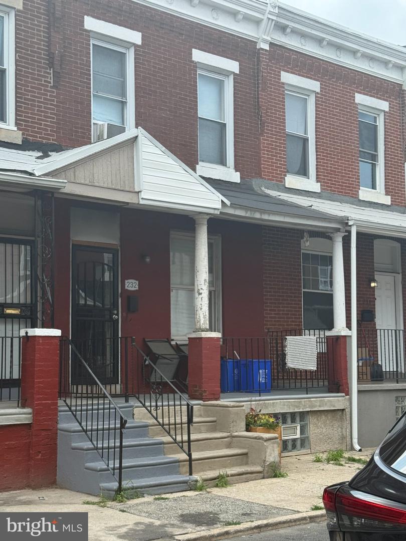 232 N Hobart Street