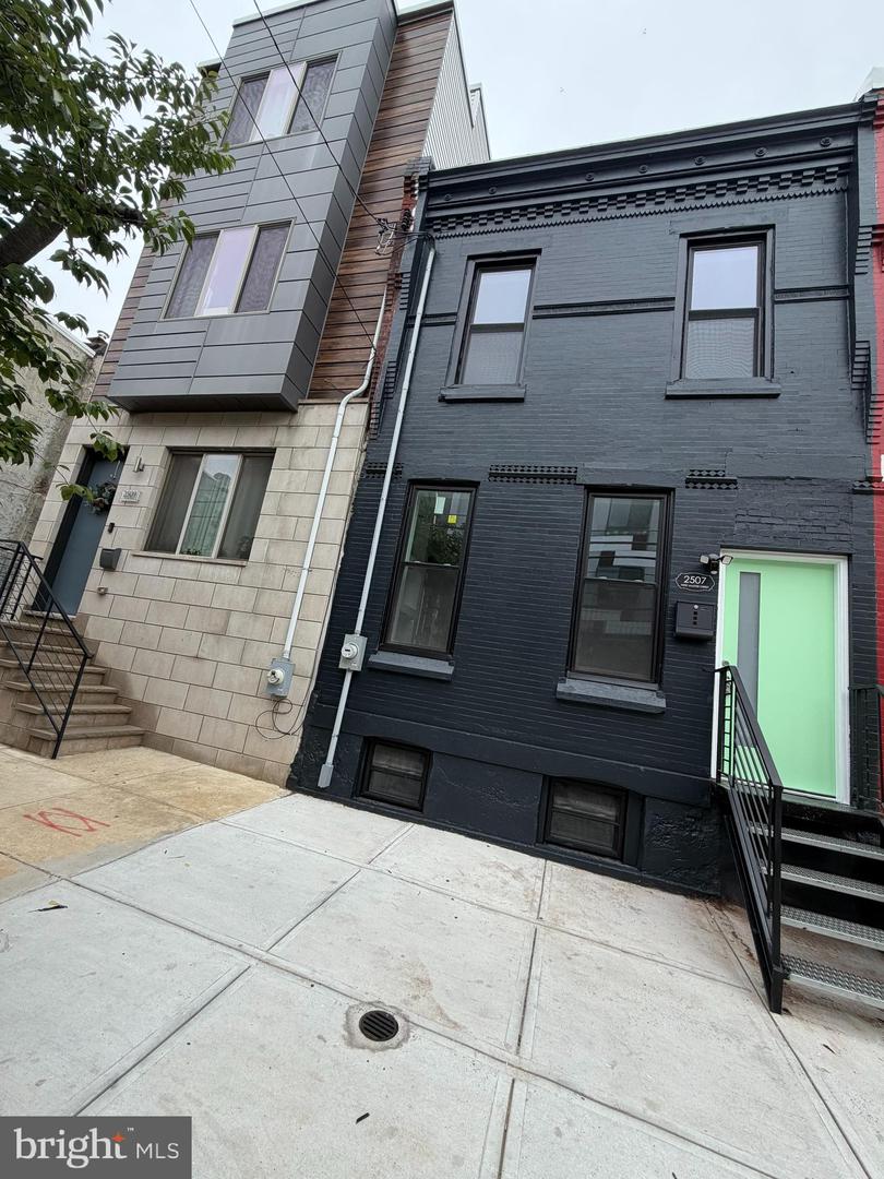 2507 W Master Street
