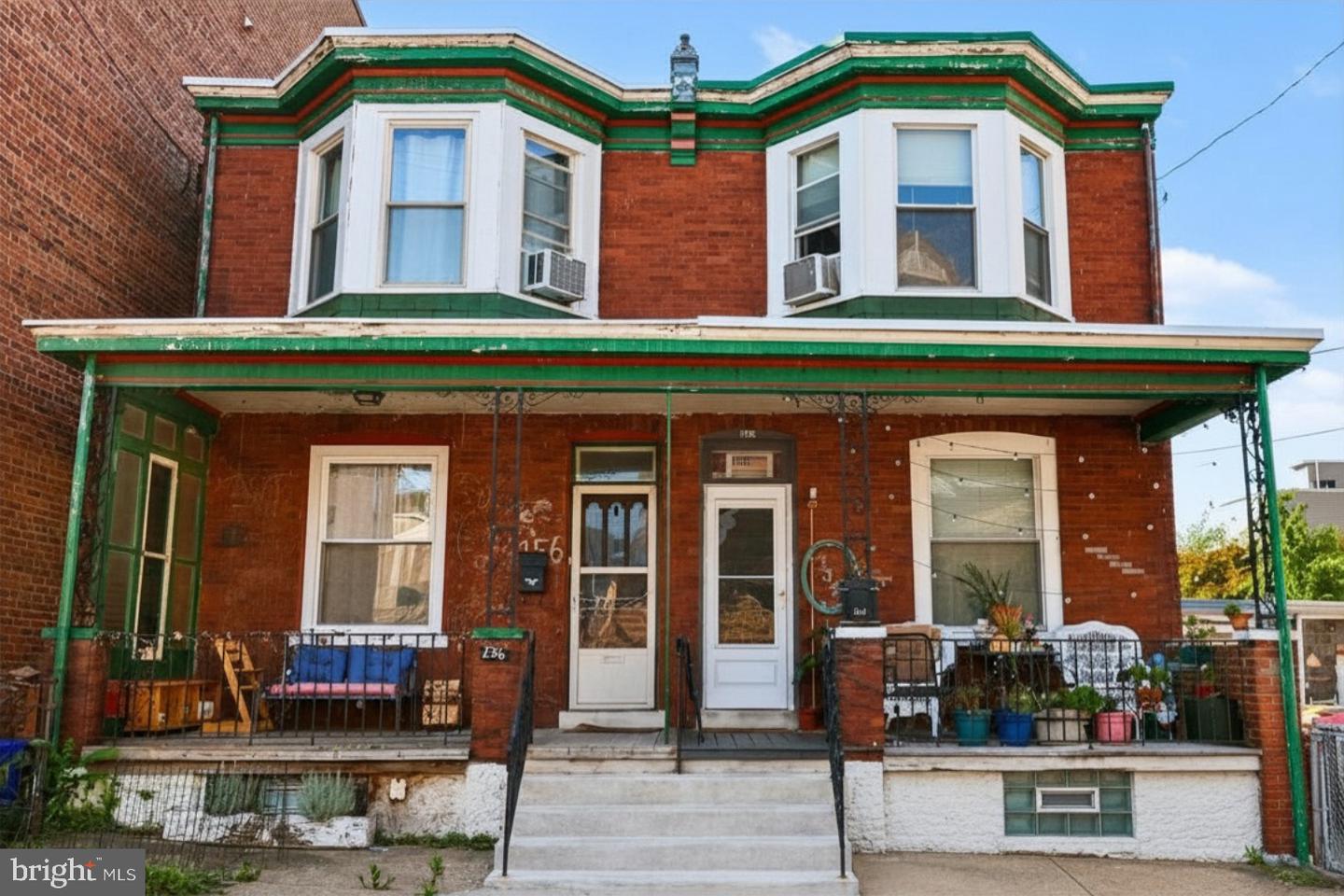 154 W Salaignac Street