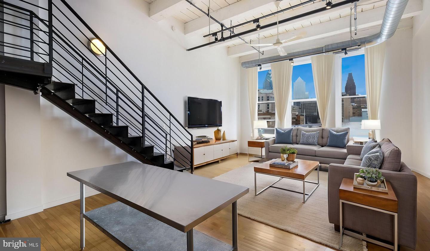 1027 Arch Street #606